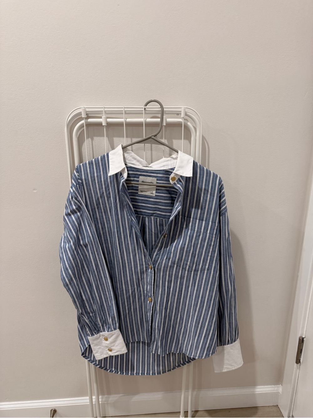 Abercrombie & Fitch Blue and White Striped Relaxed Button-Down Shirt